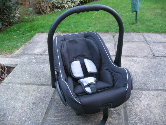 venicci car seat newborn insert